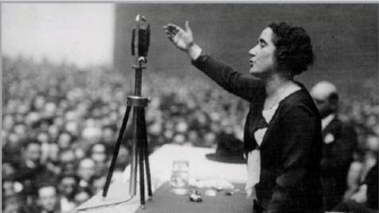Clara Campoamor: La pionera del sufragio femenino y su legado histórico