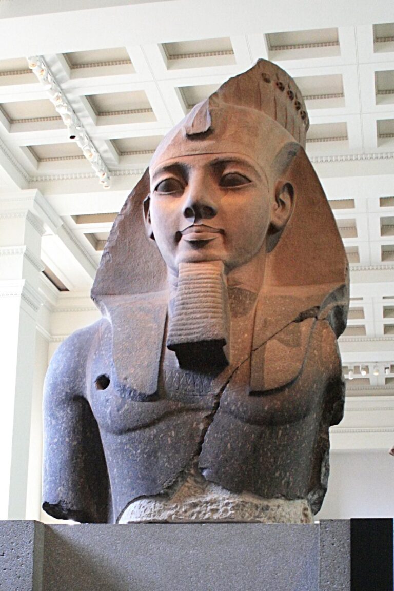 ¿Cómo murió Ramsés II? – La fascinante biografía de Ramsés II, el último gran faraón