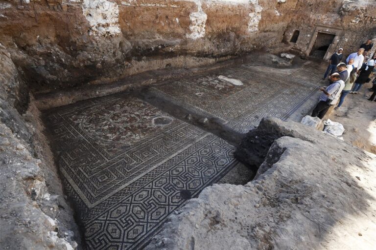 Descubrimientos arqueológicos en Troya: Un viaje a la antigüedad