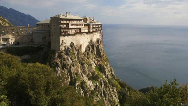 “El enigma del Monte Athos: Descubre lo que realmente ocurrió”