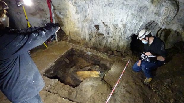 La Cueva de los Huesos: Un Enigma Arqueológico