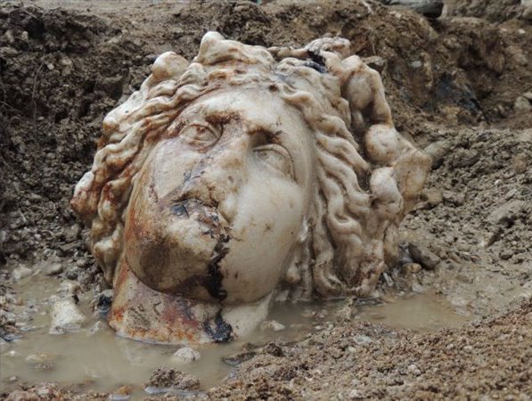 La fascinante historia de la estatua de Afrodita sin cabeza en Turquía