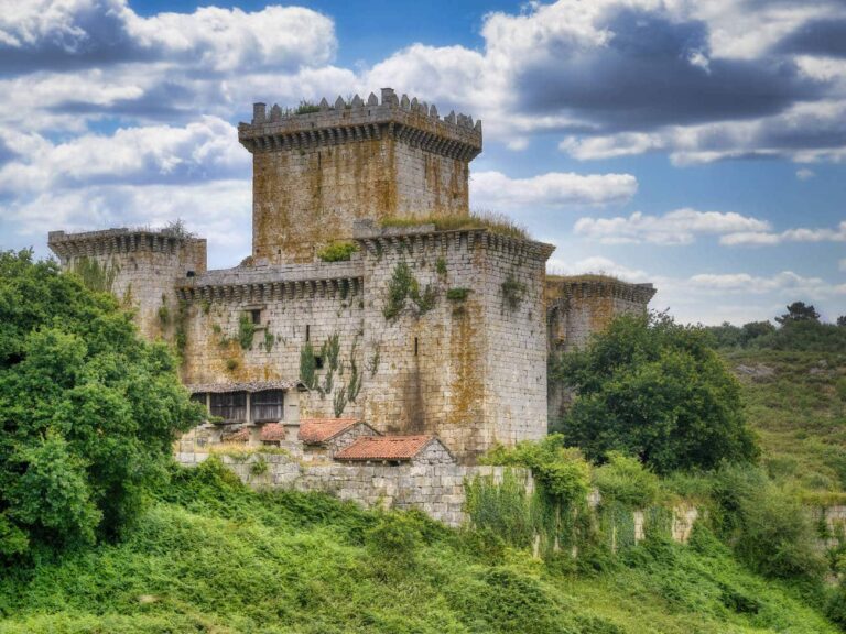 La leyenda del Castillo de Pambre: Un tesoro histórico y cultural en Galicia
