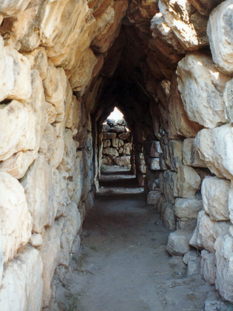 Tirinto: La legendaria ciudad micénica y su misteriosa historia